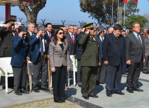Çanakkale Deniz Zaferi'nin 101. yılı Dikili'de kararlılıkla kutlandı