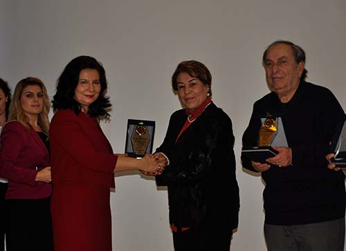 Eski dostlar birbirine doyamadılar