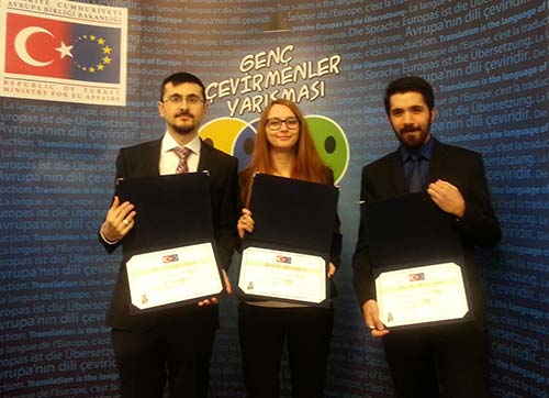 ÇEVİRİDE BAŞARI İZMİR EKONOMİLİ GENÇLERİN