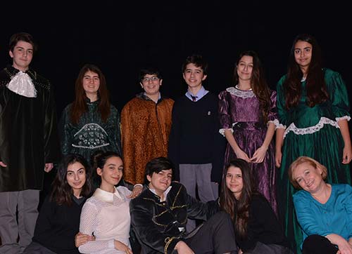 İTK  İNGİLTEREDE DÜZENLENEN OLİMPİYATLARDAN JÜRİ ÖZEL ÖDÜLÜ İLE DÖNDÜ