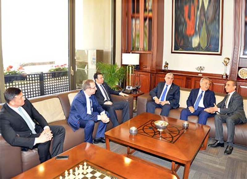 Vekil ve rektörler taziye için geldi