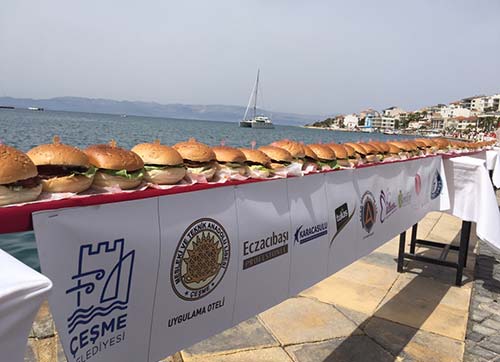 en uzun hamburger dünya rekoru denendi