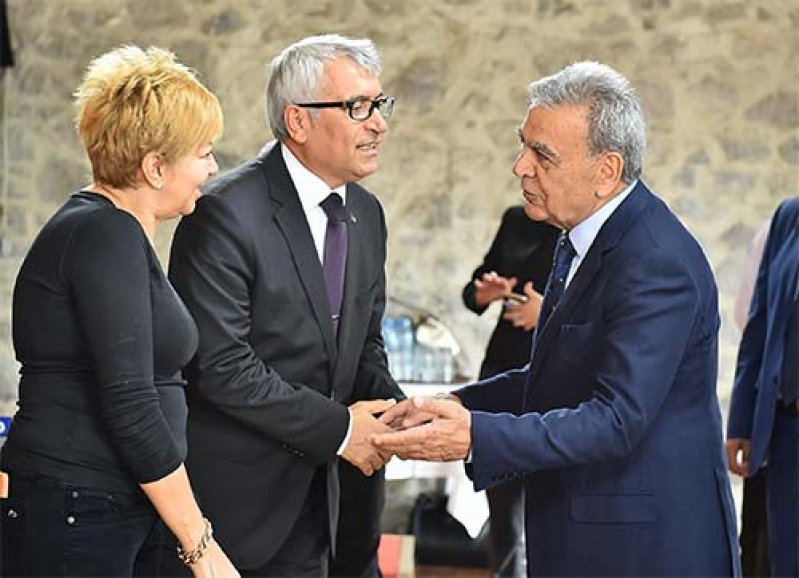 Acılar paylaşıldıkça azalır