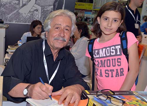 Habib Bektaş fuarda