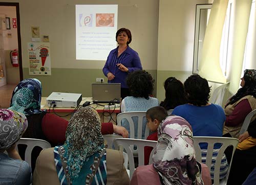 7 semt merkezinde Spina Bifida semineri