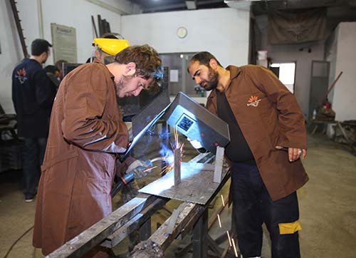 Karabağlarda iş garantili kurslar başladı