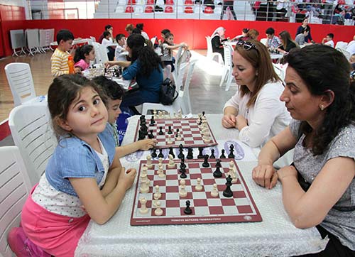 Çocuklar ve anneleri turnuvada buluştu!