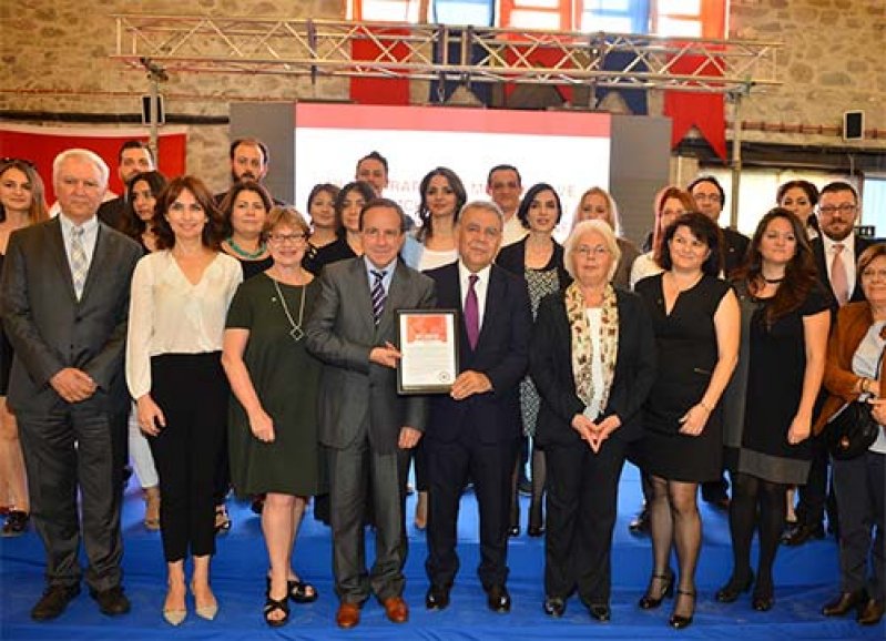 İzmir tasarımda dünyaya açılıyor