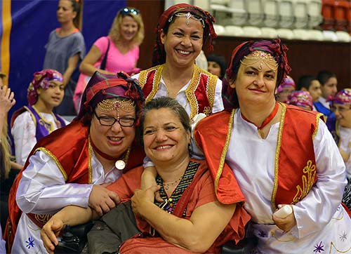 Engelleri sevgiyle aştılar