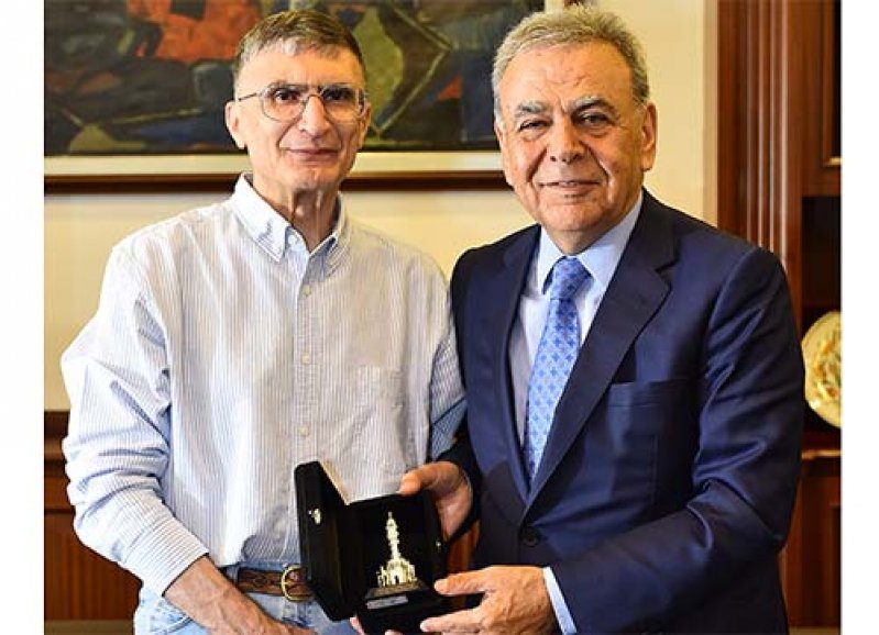 Nobelli Sancar, Başkan Kocaoğlunu ziyaret etti