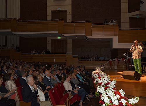 Görsev, Dünya Caz Gününde öğrenciler için çaldı