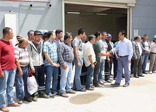 Başkan Atila emekçileri yalnız bırakmadı