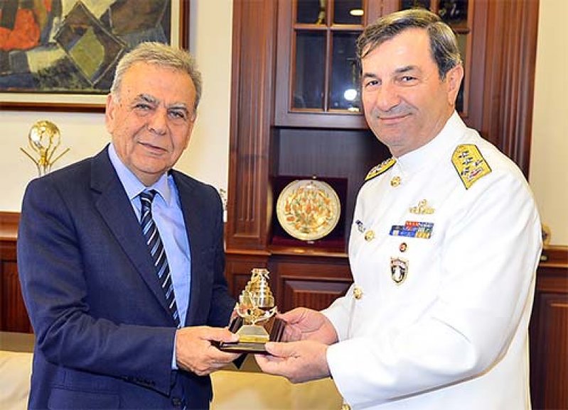 Donanma Komutanı Beyaz Fırtına için geldi