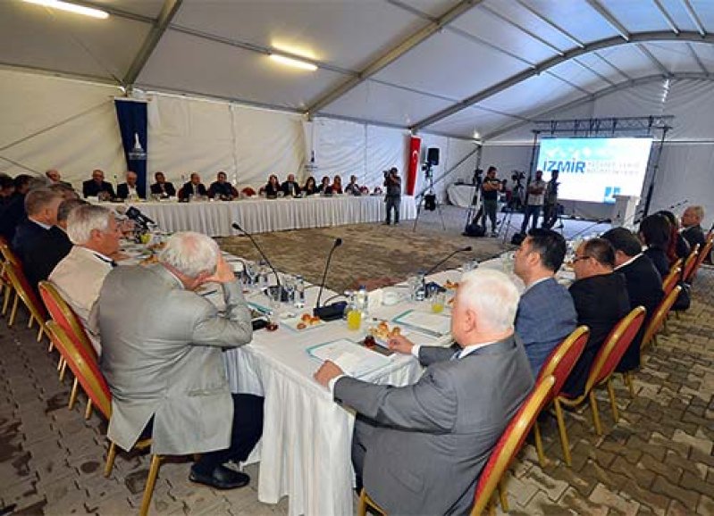 İzmir'in tanıtımı için 3 koldan taarruz