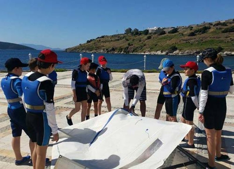  İTK YELKEN KULÜBÜNDEN YELKEN VE İNGİLİZCE KAMPI