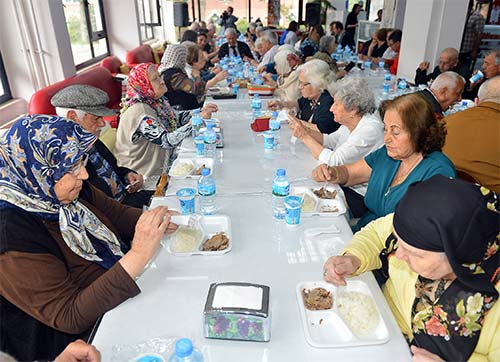 Annelerimiz iyi ki varsınız!