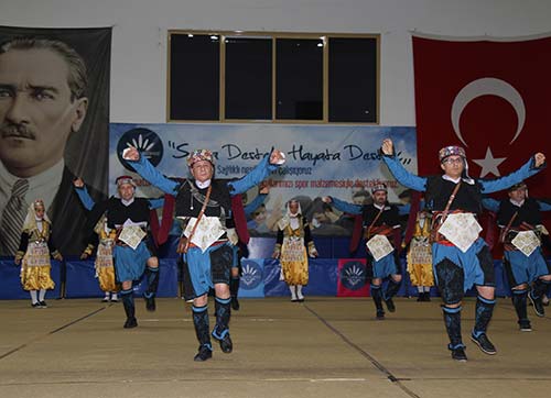 Karabağlarda halk oyunları ve ritm şöleni