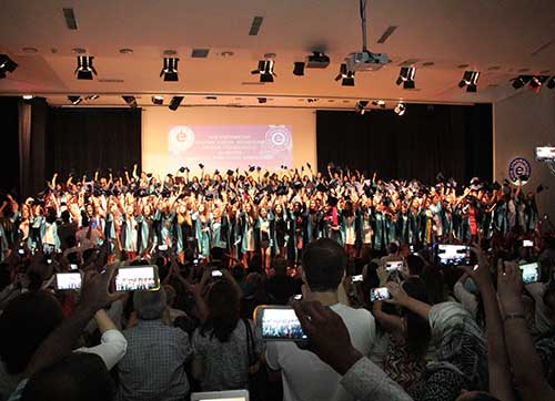 Sağlık sektörünün yeni neferler uğurlandı