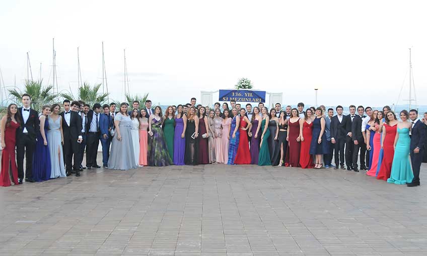 Saint Joseph’e Altınyunus’ta Balo ile veda