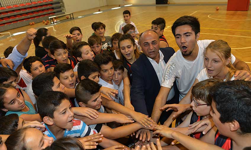 Çiğli’de Yaz Spor Okulları Heyecanı devam ediyor