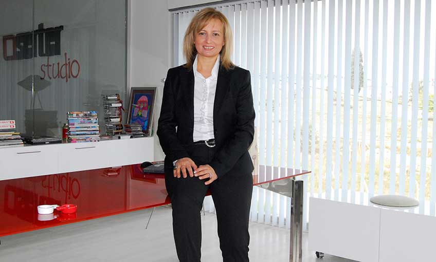 Hep birlikte tek yumruk demokrasimize sahip çıkmalıyız