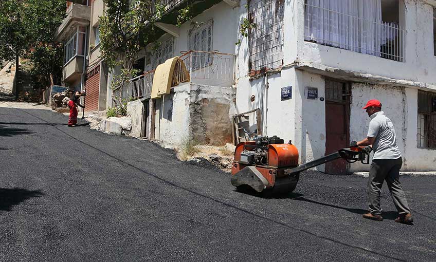 Bayraklı’da asfalt harekatı!