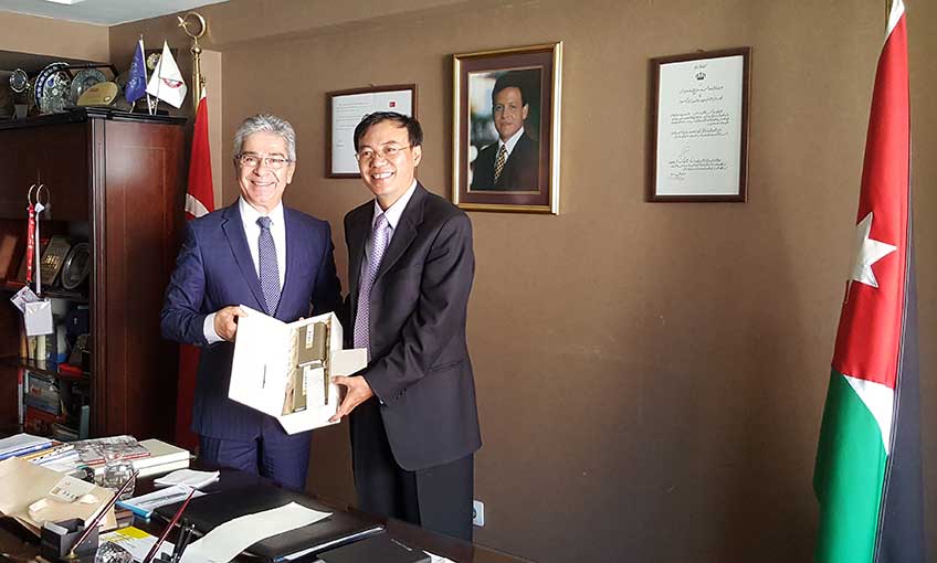 Başkonsolostan Kaplan’a nezaket ziyareti