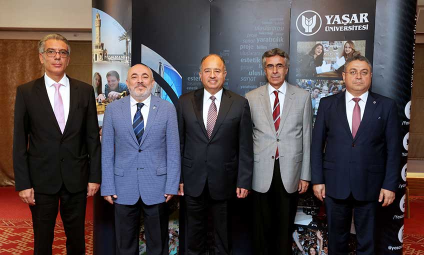 Yaşar Üniversitesi’nden Darbeye Hayır