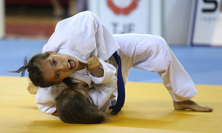 Minik judocular Karşıyaka'da