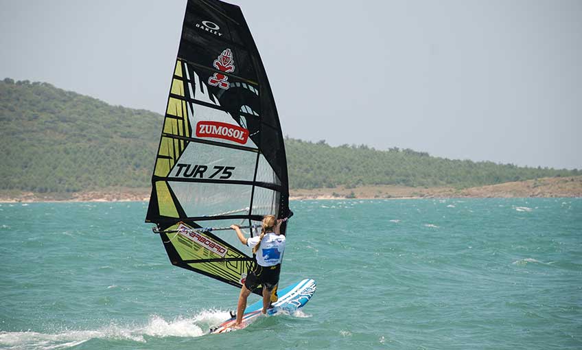 TÜRKİYE WİNDSURF LİGİ RÜZGÂRI DİKİLİ’DE ESECEK