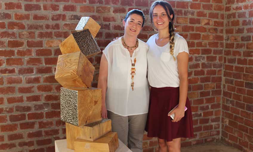 Ölmez Ağacın sanat yolculuğu Kırmızı'da