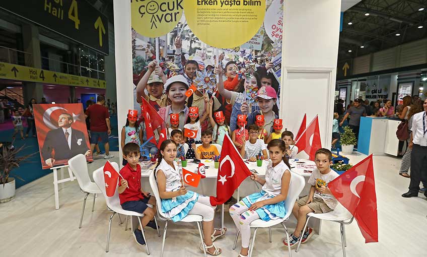 Konak standında 30 Ağustos coşkusu