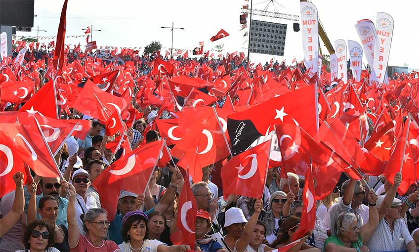 İnadına demokrasi!