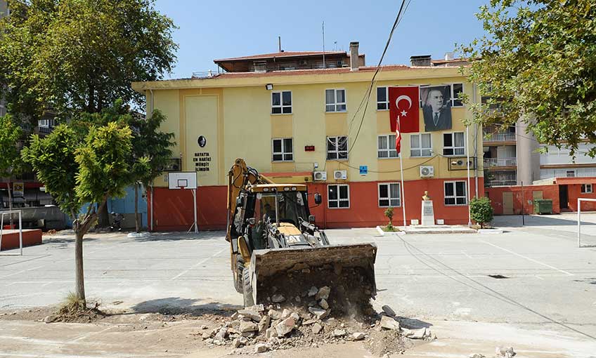 Karşıyaka’nın okulları yenileniyor