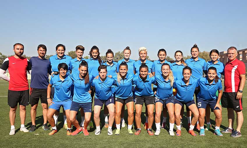 Ojeli ayaklar santrada İzmir futbolu Avrupa’da