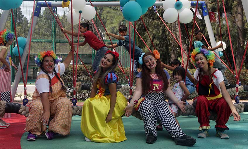 Büyükpark’taki çocuk oyun alanı göz kamaştırdı