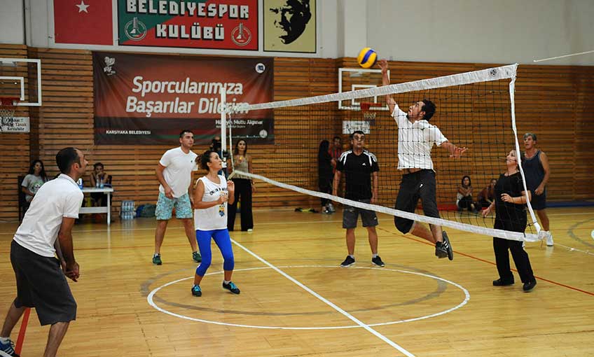 Karşıyakalı çalışanlar ‘filede’ buluştu