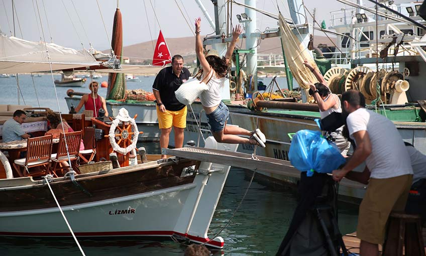 Ata Demirer, Deniz Aşkını “Olanlar Oldu” ile beyazperdeye taşıdı