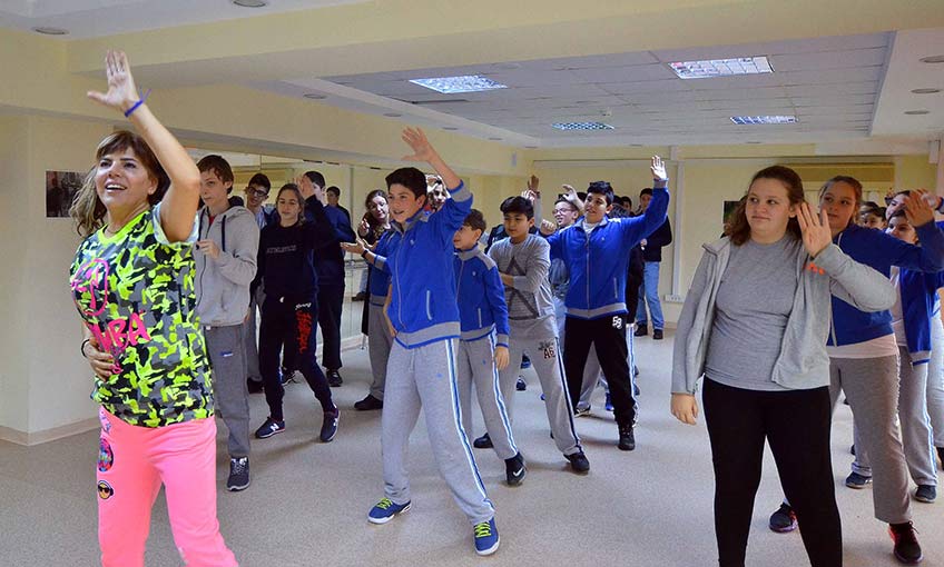 Tumbadan zumbaya Okulda şenlik var