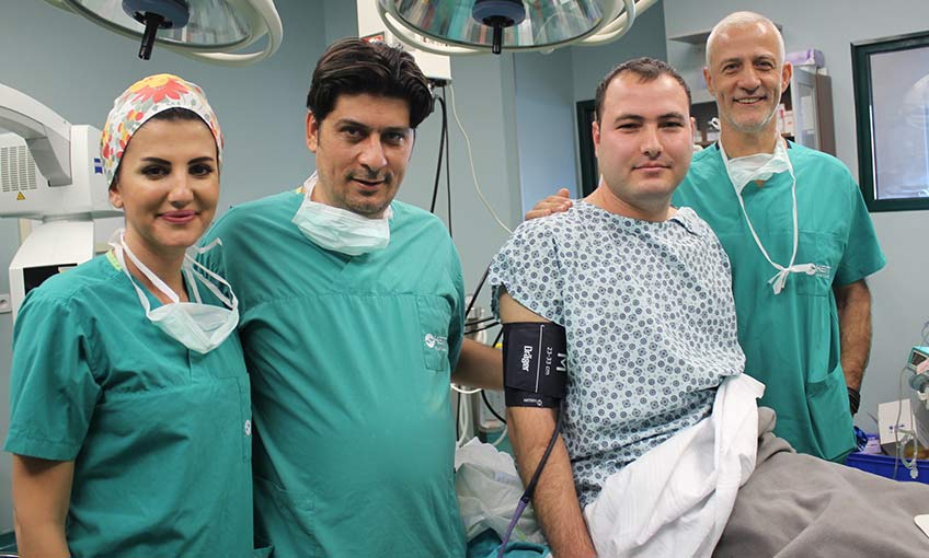 Genç babaya, çifte sağlamalı beyin ameliyatı