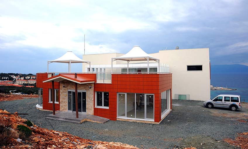 Teos Yazar Evi Kültür Sanat Edebiyat Araştırma ve Uygulama Merkezi çalışmalara başlıyor