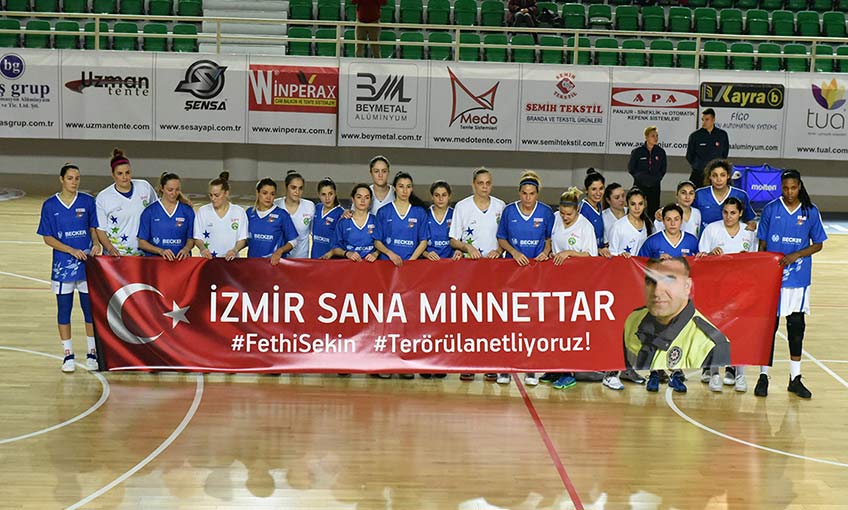Devrenin lideri Bornova Beckerspor