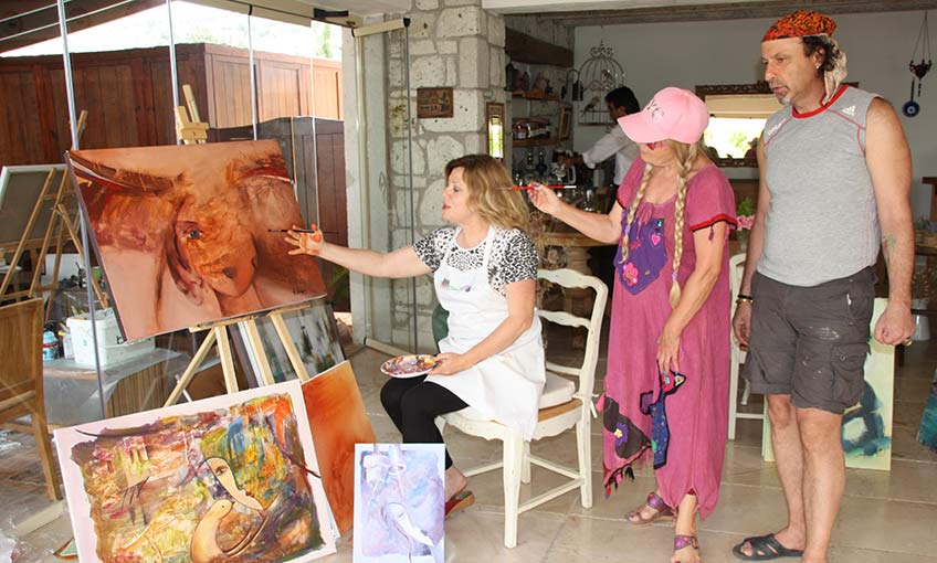 Alaçatı Sanatla buluşuyor