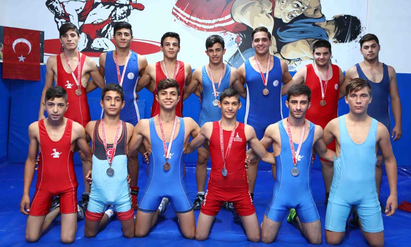 Ata Sporunun Hakkını Veriyorlar