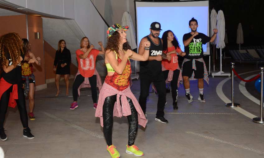 Swissotel Havuz Başında Kadınlara Özel Parti