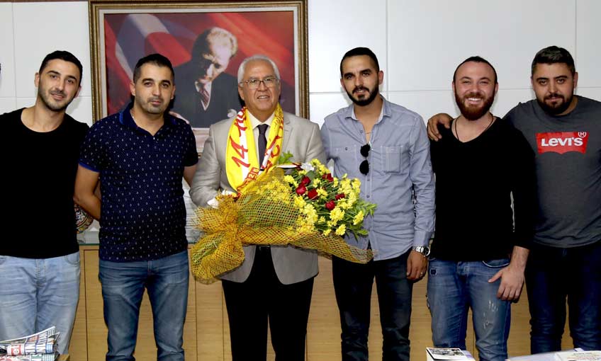 Göztepeli Taraftarlardan Başkan Selvitopu’na Teşekkür Ziyareti