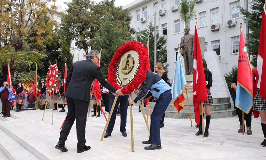 Karşıyaka’da ’Cumhuriyet’ Töreni  