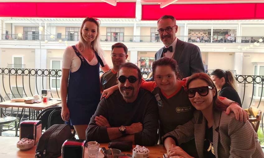 İyilik Atölyesi Ünlülerin Buluşma Noktası Oluyor