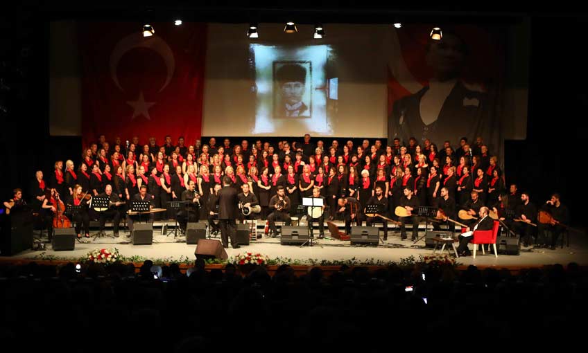 Bayraklı’da Unutulmaz “Atatürk” Gecesi!