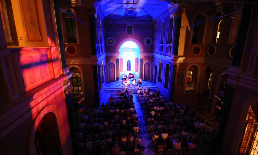 İki Yakayı Buluşturan Konser